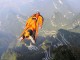 Scotty Bob dans les alpes en wingsuit