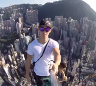 Selfie depuis un gratte-ciel de Hong-Kong !