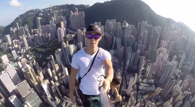 Selfie depuis un gratte-ciel de Hong-Kong !
