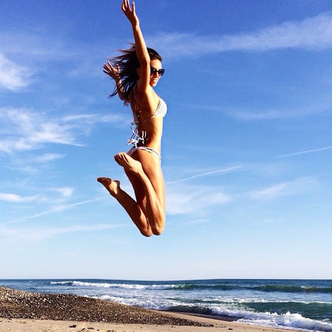 Jaimie-Sullivan-Instagirl-Instagram-Sexy-Jolie-Fille-Brune-Bikini-Model-Mannequin-Fesses-Californie-Californienne-USA-effronte-01