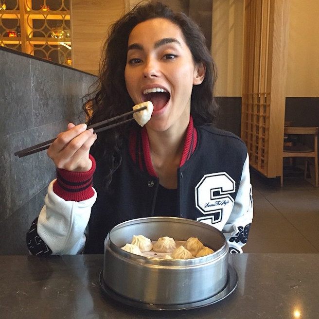 Adrianne Ho-Instagirl-Instagram-Sexy-Jolie-Fille-Brune-Chinoise-Française-Toronto-Mode-Mannequin-USA-Américiane-Sweat-The-Style-effronte-06