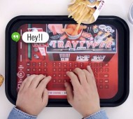 KFC-clavier-numérique-plateau-frites-sms-innovation-troll_mini