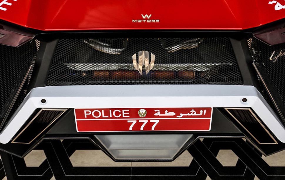 Abu-Dhabi-Police-Lykan-Hypersport-12
