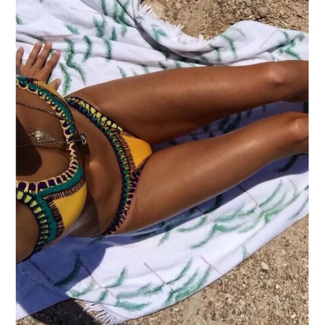 Jessica Lee Buchanan-Instagirl-Instagram-Sexy-Jolie-Fille-Bombe-Brune-Yeux-Bleus-Afrique du Sud-Cape Town-Mannequin-Femme-Sport-Ice-Model-Management-Bikini-effronte-01