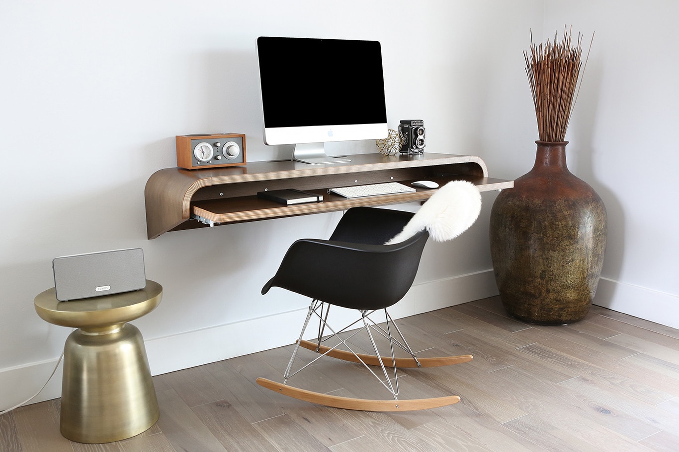 навесная полка под ноутбук