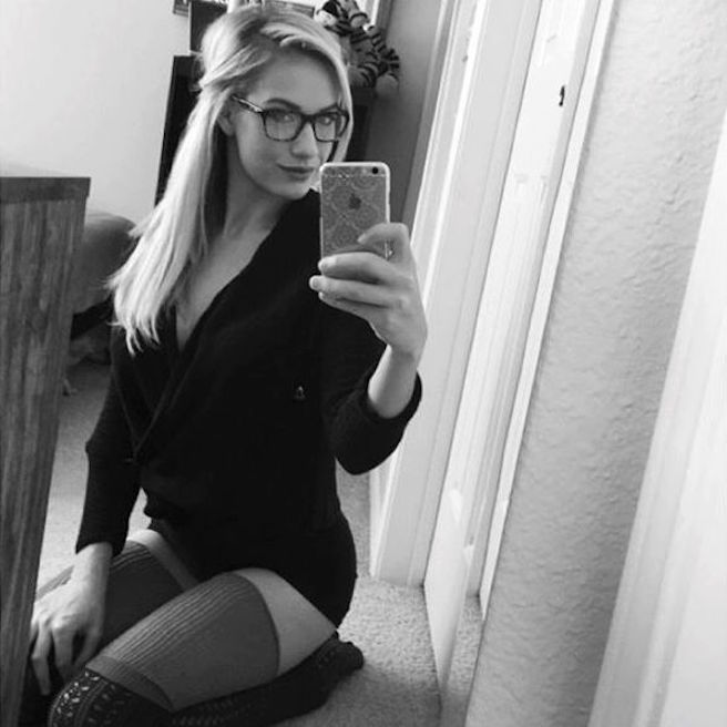 Paige Spiranac-Instagirl-Instagram-Sexy-Jolie-Canon-Fille-Femme-Blonde-Golf-LPGA-Golfeuse-Fitness-mannequin-swing-effronte-04