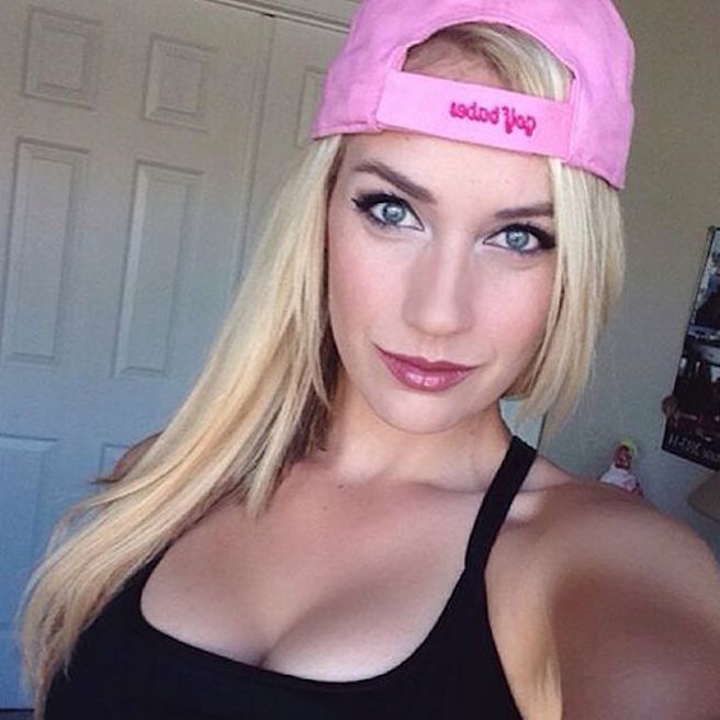 Paige-Spiranac-Instagirl-Instagram-Sexy-Jolie-Canon-Fille-Femme-Blonde-Golf-LPGA-Golfeuse-Fitness-mannequin-swing-effronte-11