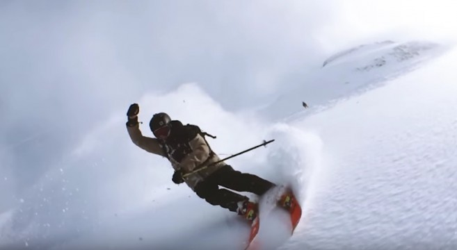 Nicolas Vuignier-Centriphone-le-rider-suisse-se-filme-en-train-de-skier-en-tenant-un-iPhone-accroché-à-un-lasso