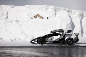 Jon-Olsson-lambo-glacier-effronte-ridefast-snow-sexycar-05