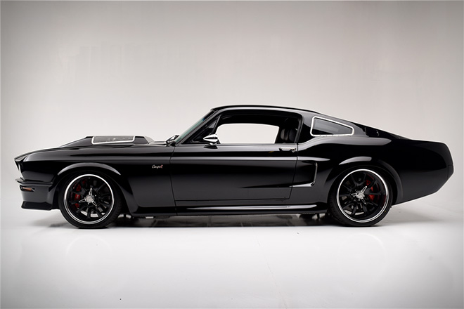 1967-Ford-Mustang-Fastback-Obsidian-par-Autoworks-International-effronté-02