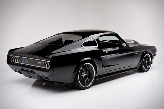 1967-Ford-Mustang-Fastback-Obsidian-par-Autoworks-International-effronté-03