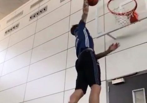 Sergio Ramos pose un dunk puis défie LeBron James pour le All-Star Game !